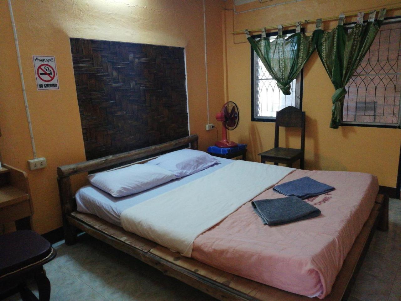 Chian Guesthouse Chiang Rai Bagian luar foto